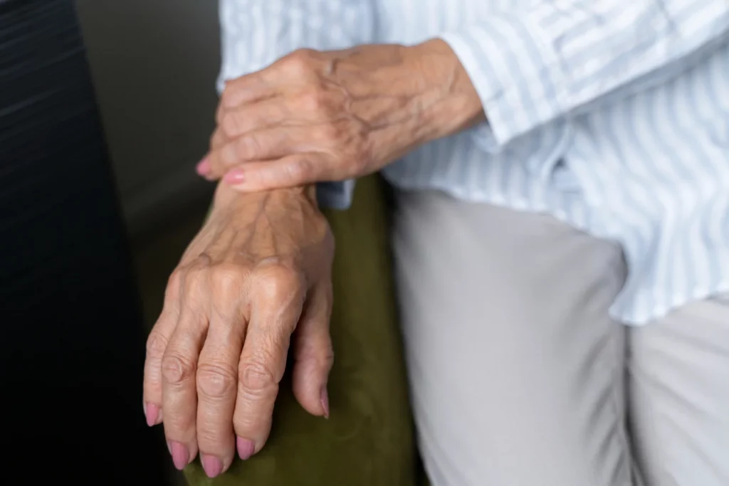 menopausia y salud ósea: Síntomas y señales de alerta de pérdida ósea
