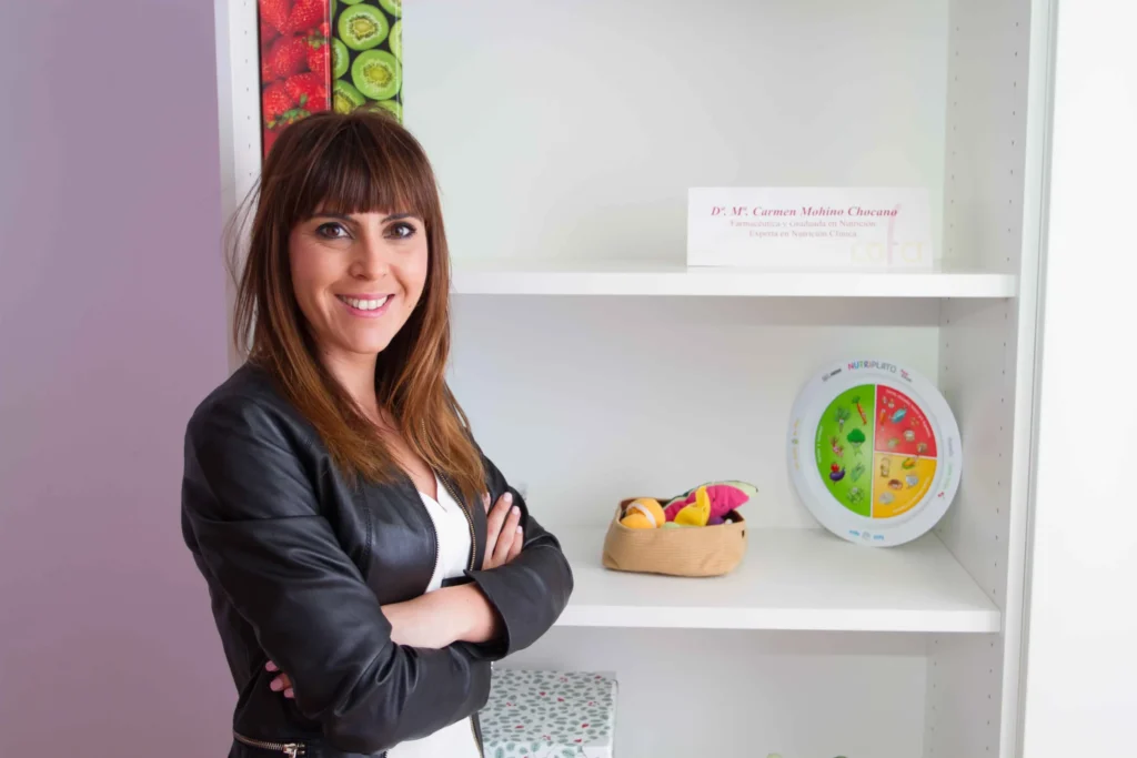 dietista nutricionista en consultorio de clínica de nutricion en ciudad real